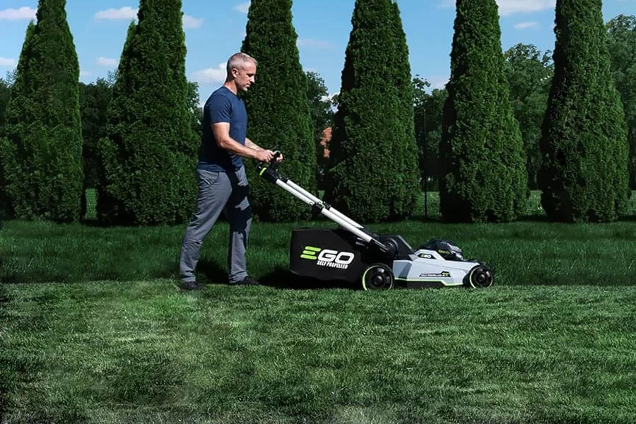 self propelled lawnmower